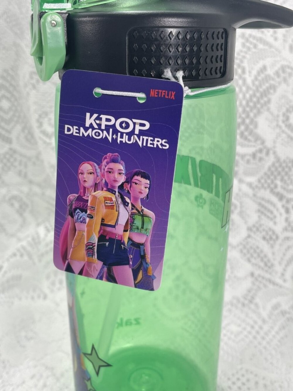 Zak Designs K-Pop Demon Hunters Huntrix 25oz Plastic Bottle Dishwasher Safe Lock - Picture 4 of 7